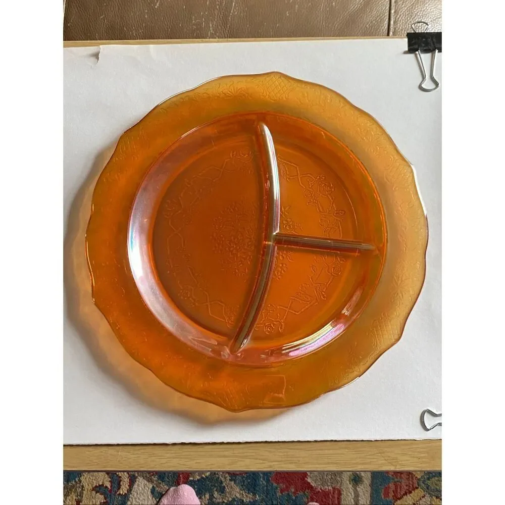 Federal Glass Normandie Lattice & Bouquet Sunburst Marigold Iridescent Grill Pla